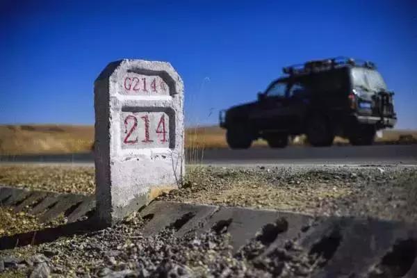 自驾游怎么穿越雪谷,自驾穿越雪地雾凇视频