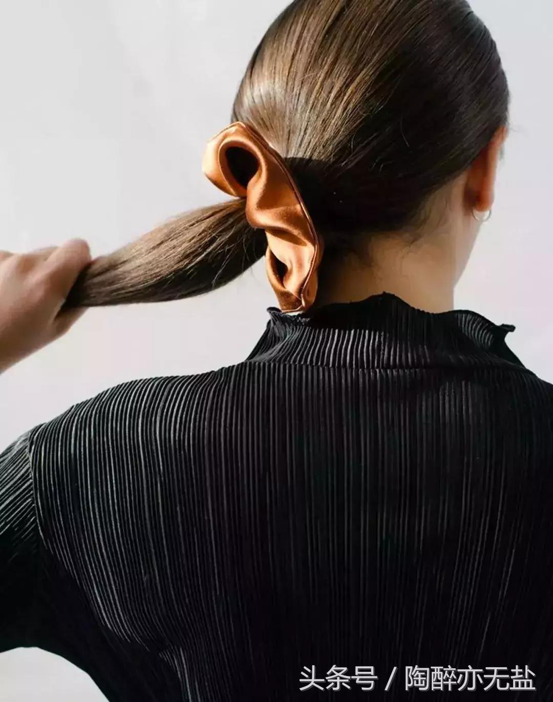 合适减龄少女心的发饰,80年代最流行的女士发饰