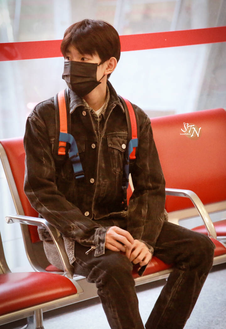 王源王俊凯巴黎时装周,王源参加巴黎时装周了吗