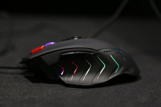 吃鸡游戏为什么要用鼠标,吃鸡游戏是用什么鼠标