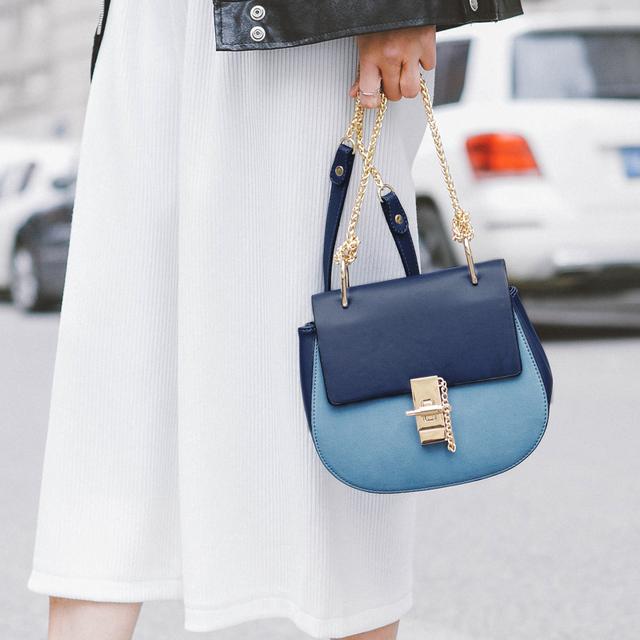 千万别漂亮衣服配Low包，品味变负分！