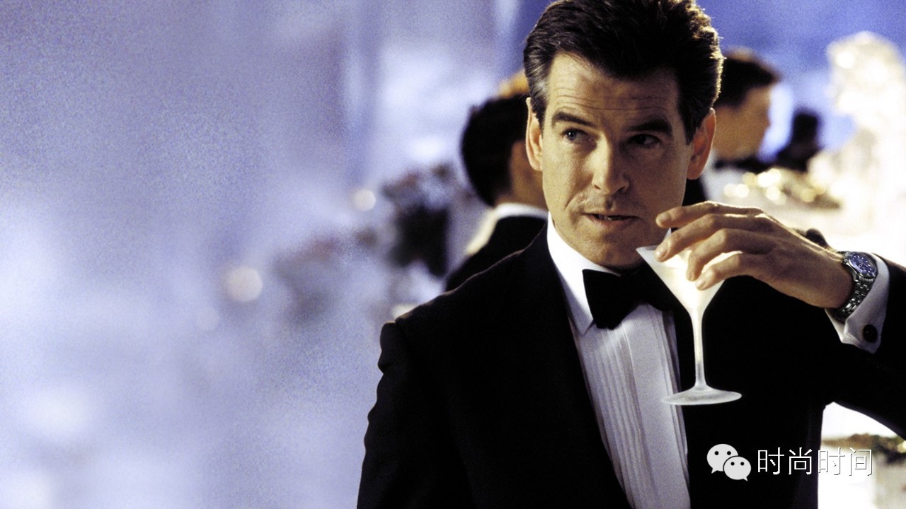 泳池趴想抢镜？没块像样的防水表怎么hold得住全场！