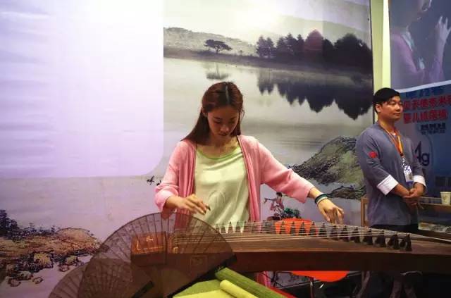 待小布说出真相，今天在进口商品展木有买买买的亲，要后悔到明年了！