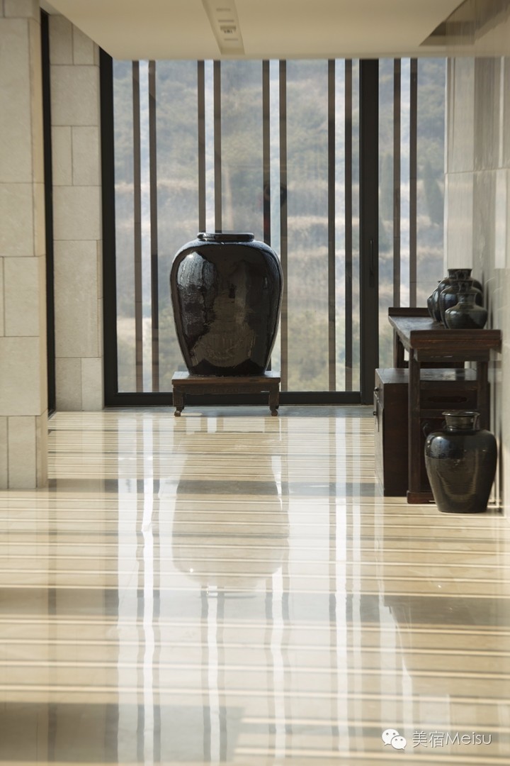 一家惊艳国牌度假界、一家美翻华北民宿圈，两种体验，看见最妩媚的青岛