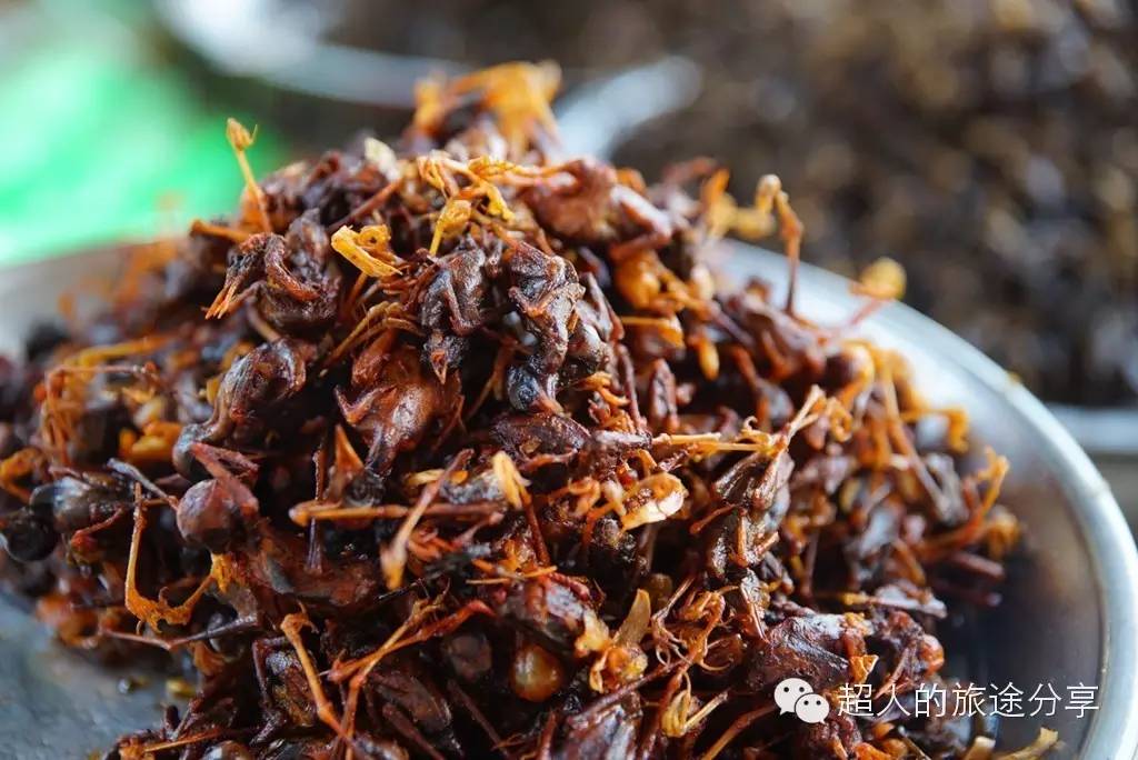 越南胡志明奥黛店,在胡志明街头偶遇穿奥黛的美女