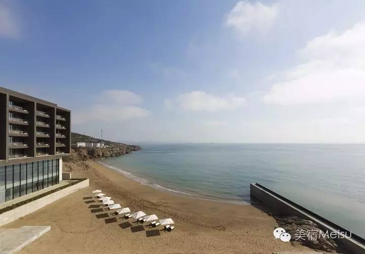 一家惊艳国牌度假界、一家美翻华北民宿圈，两种体验，看见最妩媚的青岛