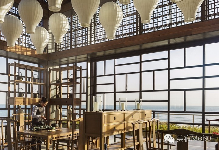 一家惊艳国牌度假界、一家美翻华北民宿圈，两种体验，看见最妩媚的青岛