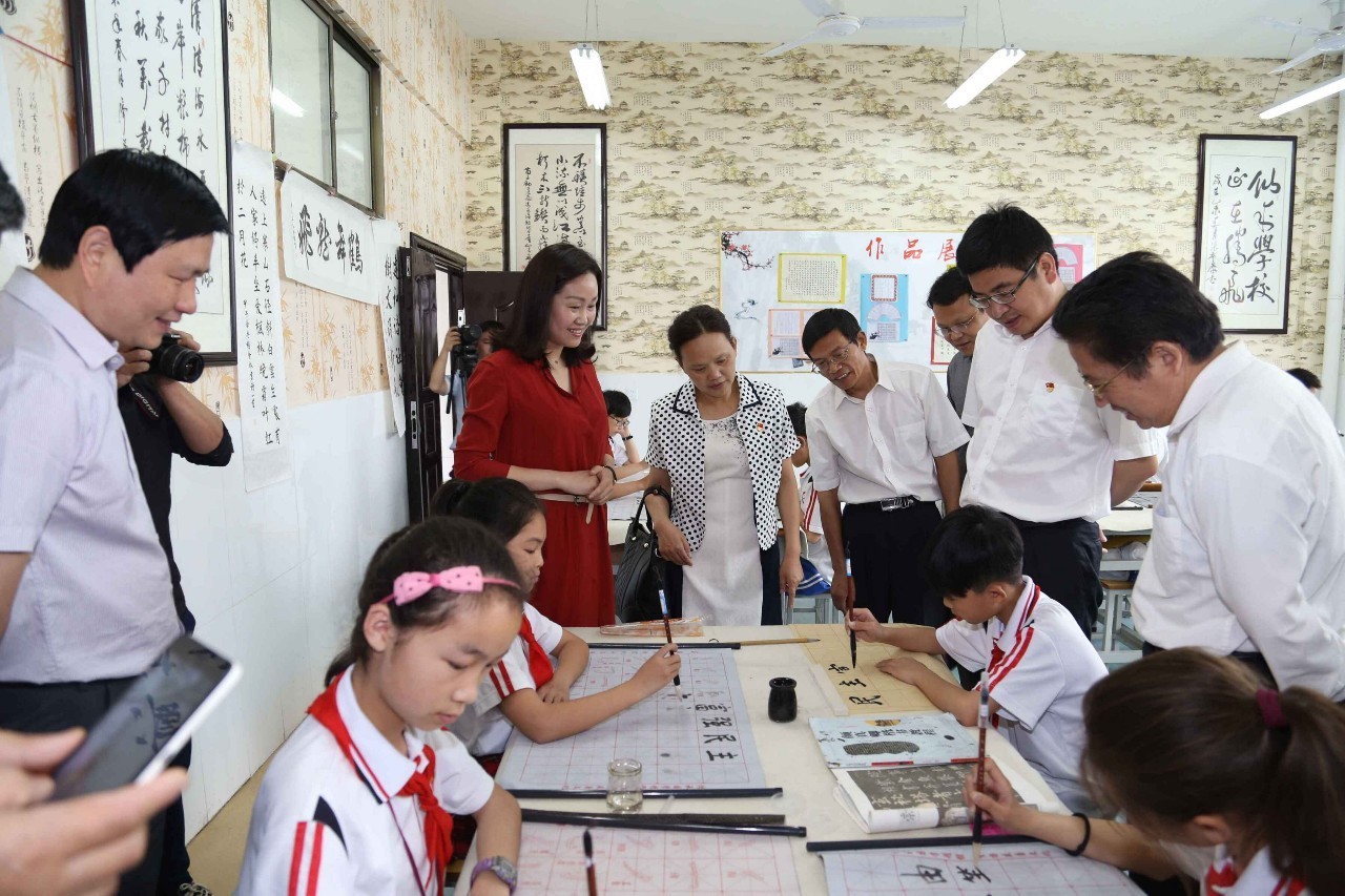 四川省政府刘捷,荆州市人民政府刘捷