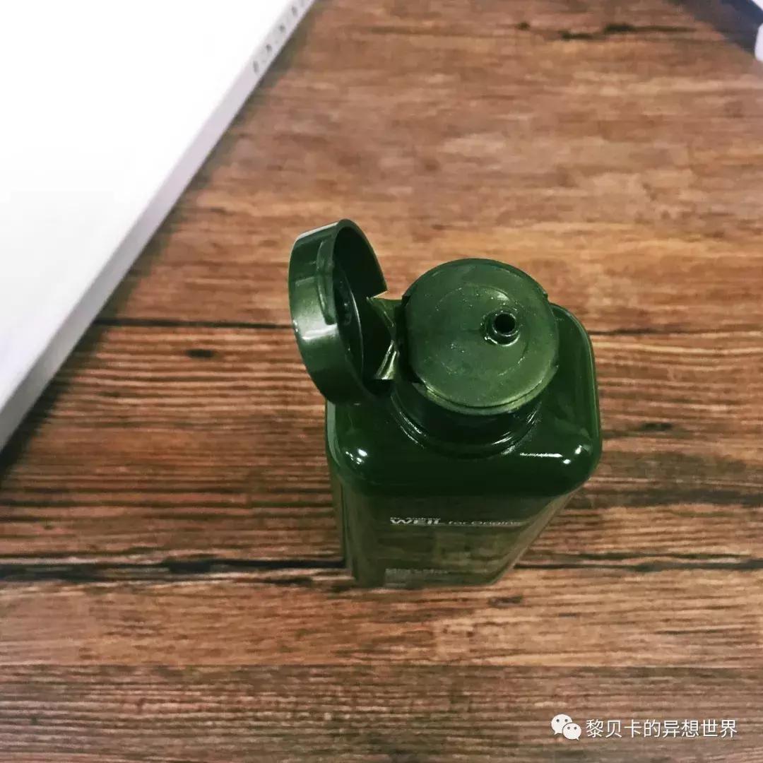 油痘皮肤毛孔粗大合适什么护肤品,毛孔粗出油长痘用什么大牌护肤品