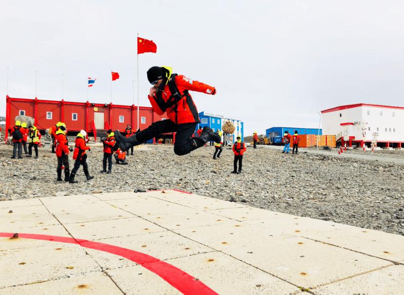 camel骆驼羽绒企鹅联名,camel骆驼邀请好友