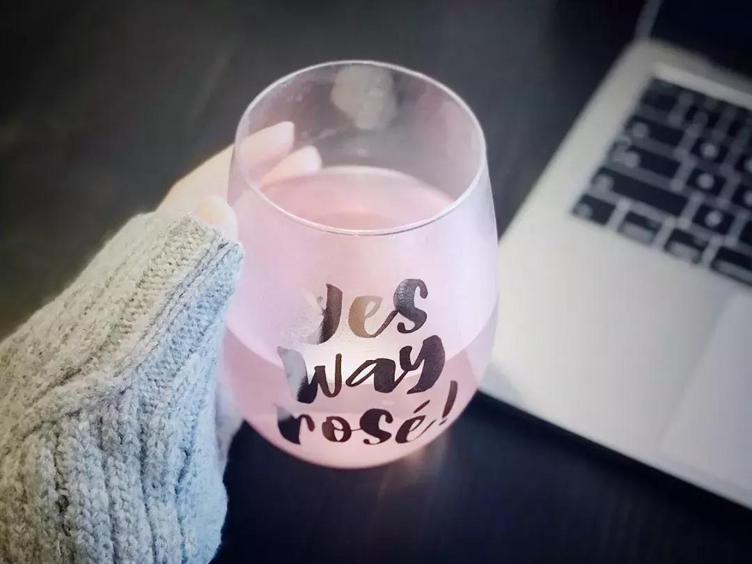 喝水一定要选择一个好杯子,选杯子颜色重要还是图案重要