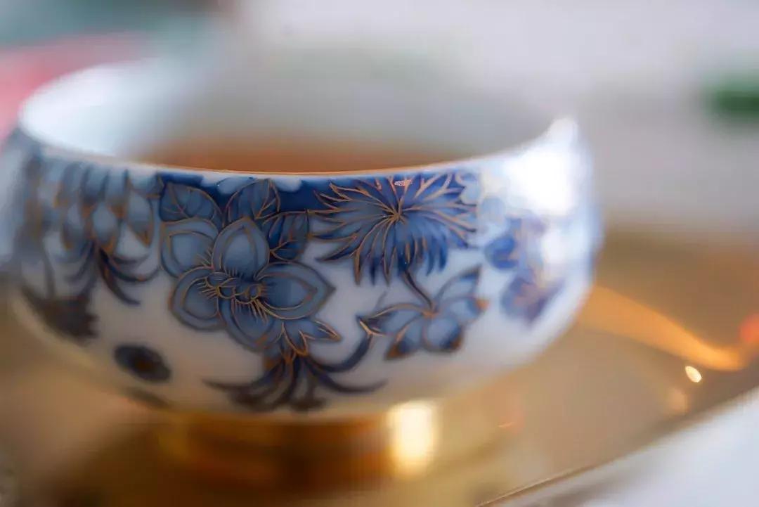 喝水一定要选择一个好杯子,选杯子颜色重要还是图案重要