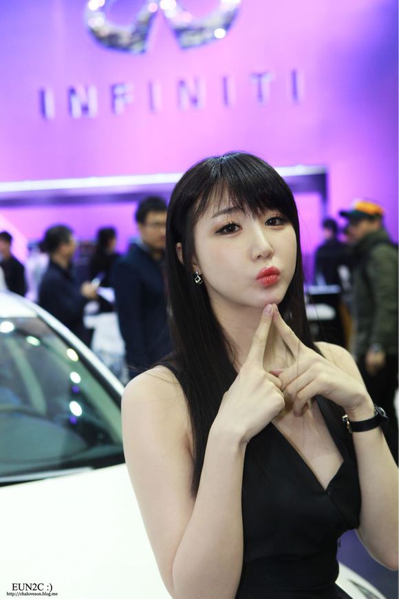 有个男的开英菲尼迪去相亲,小伙开30万的英菲尼迪去相亲