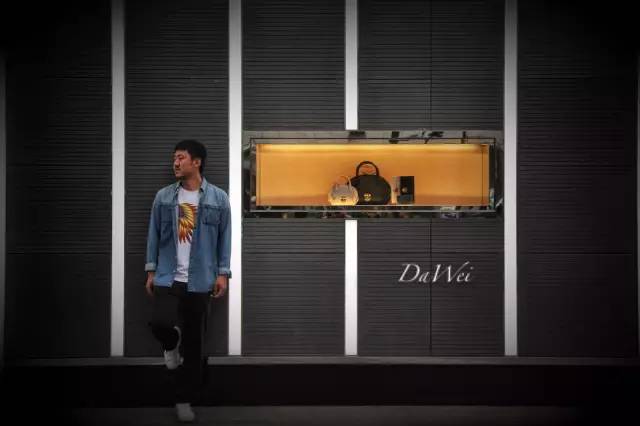 旅行叫他变沧桑，也叫他犯二，但还是死性不改