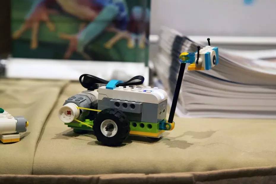 乐高wedo2.0零件清单,乐高机器人课程科普