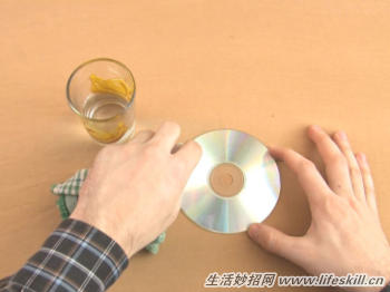 vcd光盘划伤磨损能修复吗,如何修复被划伤的cd光盘