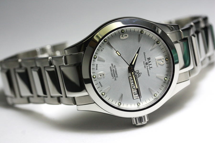 手表多少钱机械表好用一点,一万左右的男士浪琴手表推荐