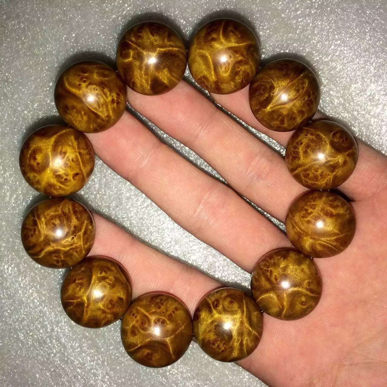 金丝楠木手串什么纹路好,金丝楠木手串有哪些纹路