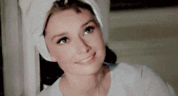 当你不化妆出门倒垃圾时遇到前任,如果你不想倒垃圾桶的话怎么办