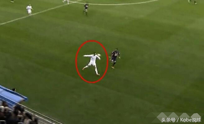 c罗挥拳庆祝gif,09欧冠决赛c罗胸部停球射门