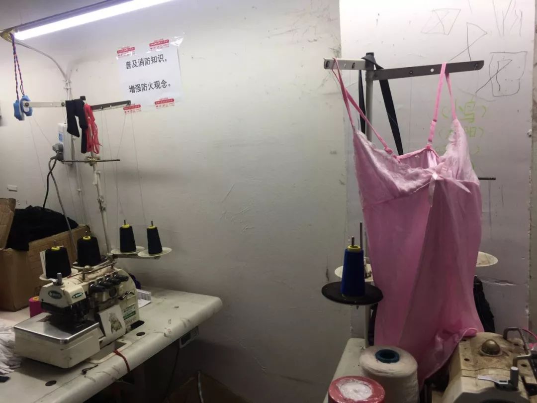 “情趣镇”女工，一群离“风情”最近的人