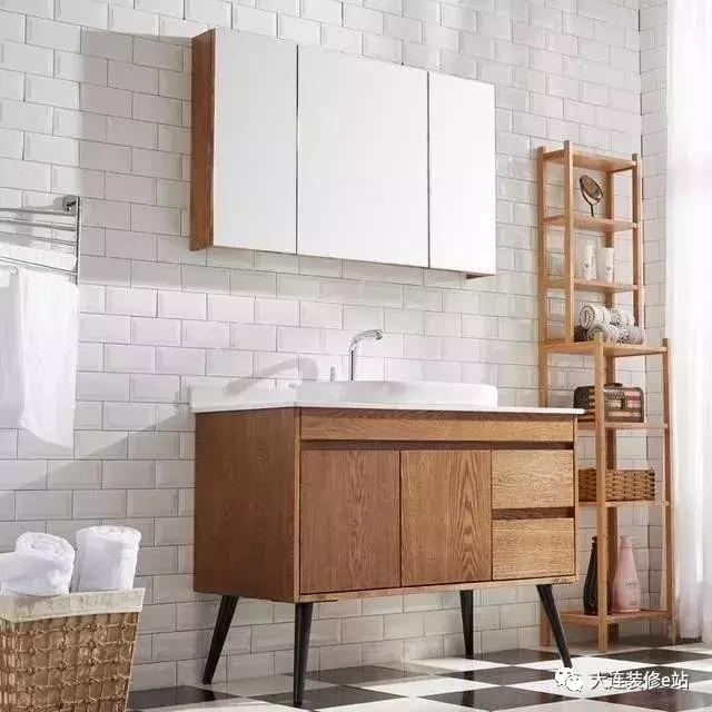 大连装修-N款流行镜柜：镜柜是个好东西，是镜子也可收纳