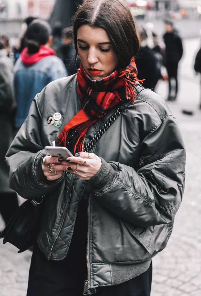 怎么选择合适自己的围巾,如何选择合适自己的围巾