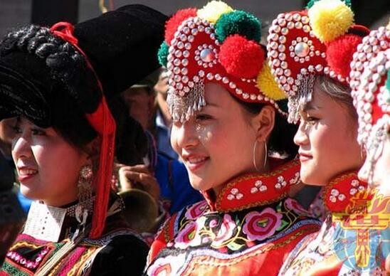 彝族风俗女孩不外嫁吗,彝族结婚后为何要分开睡