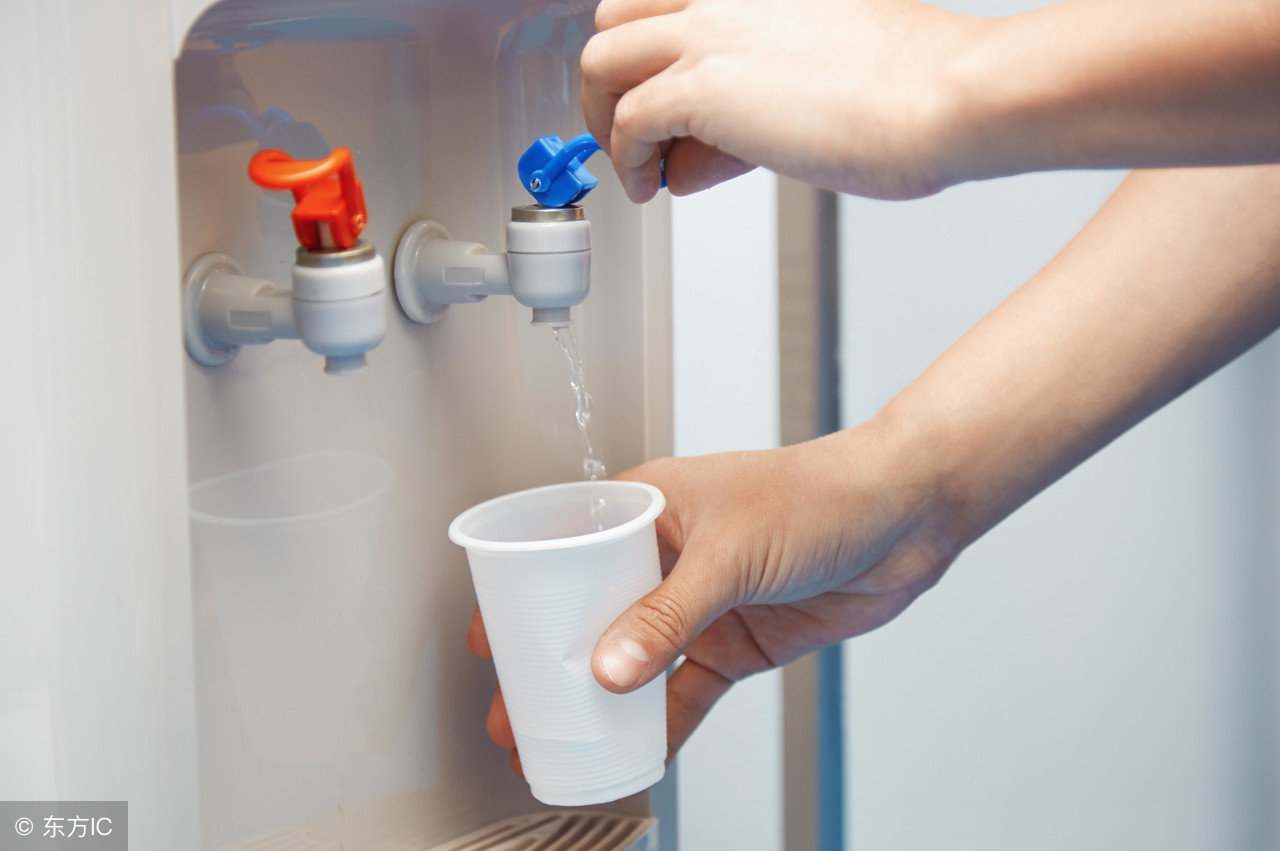 饮水机如何清洗最健康,饮水机吸水管有绿色东西清洗妙招