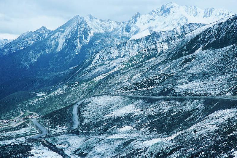 川藏线自驾游哪里能够租车 (川藏线10天租车自驾游)