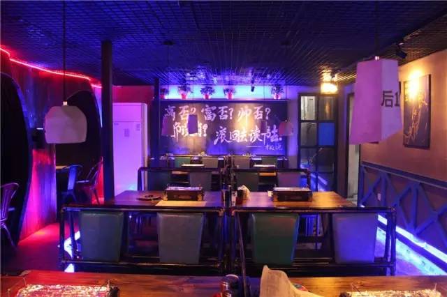 这家小馆子菜单上居然有奥数题！跑去求虐的吃货还不少！