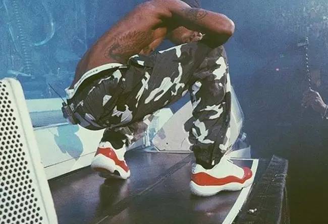 白色NMD、AJ简直防不胜防！看看Icon们夏天爱穿的小白鞋