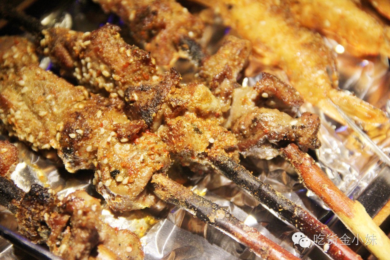 这家小馆子菜单上居然有奥数题！跑去求虐的吃货还不少！