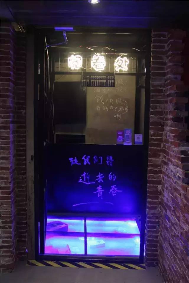 这家小馆子菜单上居然有奥数题！跑去求虐的吃货还不少！