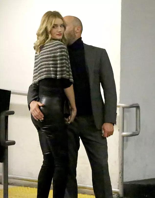 她，农场出身，15岁进军超模界，29岁将成为好莱坞第一硬汉背