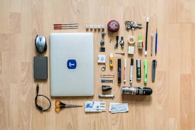 我们撬开了14个黑客的背包，看了看他们每天究竟带着些什么