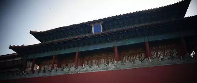 我们把专门给皇上修表的那位师傅“挖”出来了