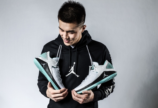 开箱上脚耐克篮球鞋,第一双airjordan正代鞋款在中国