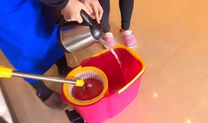 家里潮湿的最佳解决办法,家里回潮严重发霉怎么办