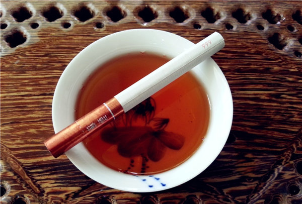 好茶配好水生活有味道,好茶配好酒越喝越富有