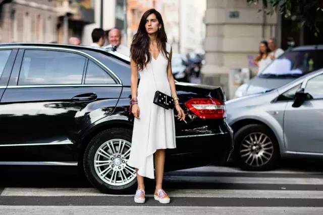 美人们夏天必备,夏天到了有一款百搭的鞋