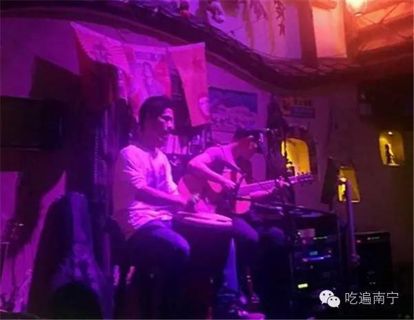 江北区能够看球的夜宵店,江北能够看球赛的酒吧