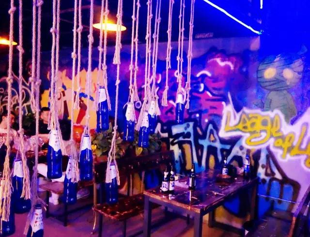 英雄联盟游戏主题酒吧,一家酒吧光谷广场店视频