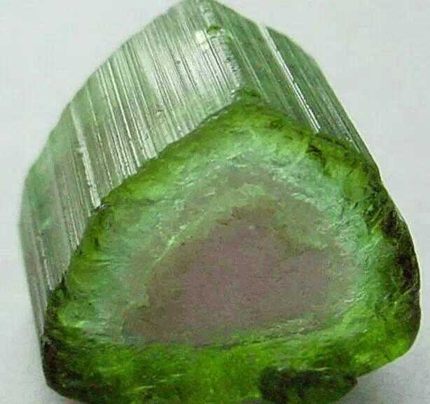 真正的纯天然玉石原石图片,各种玉原石图片大全集