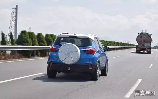 兵哥评车,试驾比亚迪元燃油版视频