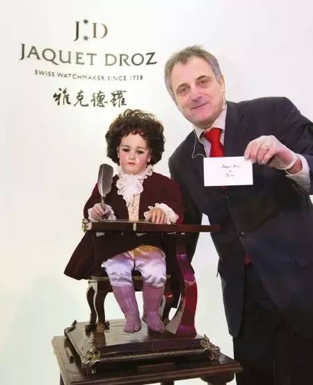 我们把专门给皇上修表的那位师傅“挖”出来了