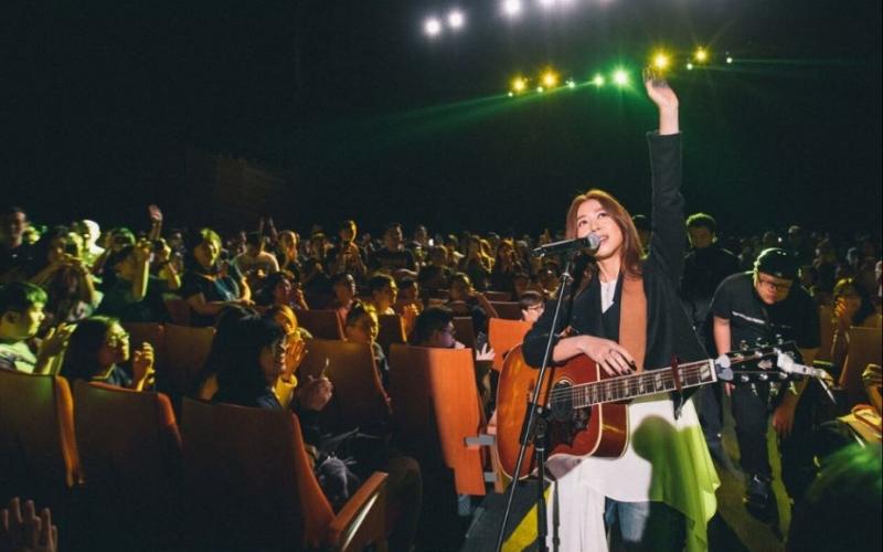 陈绮贞演唱会吉他solo,陈绮贞巡演10月