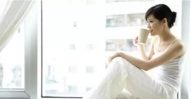 解决眼袋只需要三步,有眼袋不要慌用这个方法简单实用