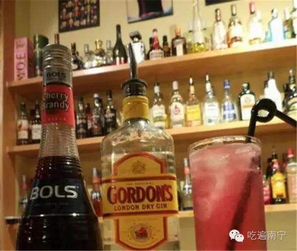 江北区能够看球的夜宵店,江北能够看球赛的酒吧