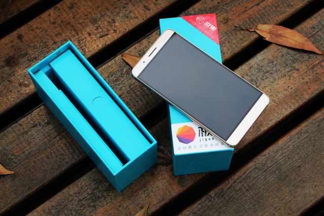 翻转吧摄像头，前后都能照出完美的照片：荣耀7i体验